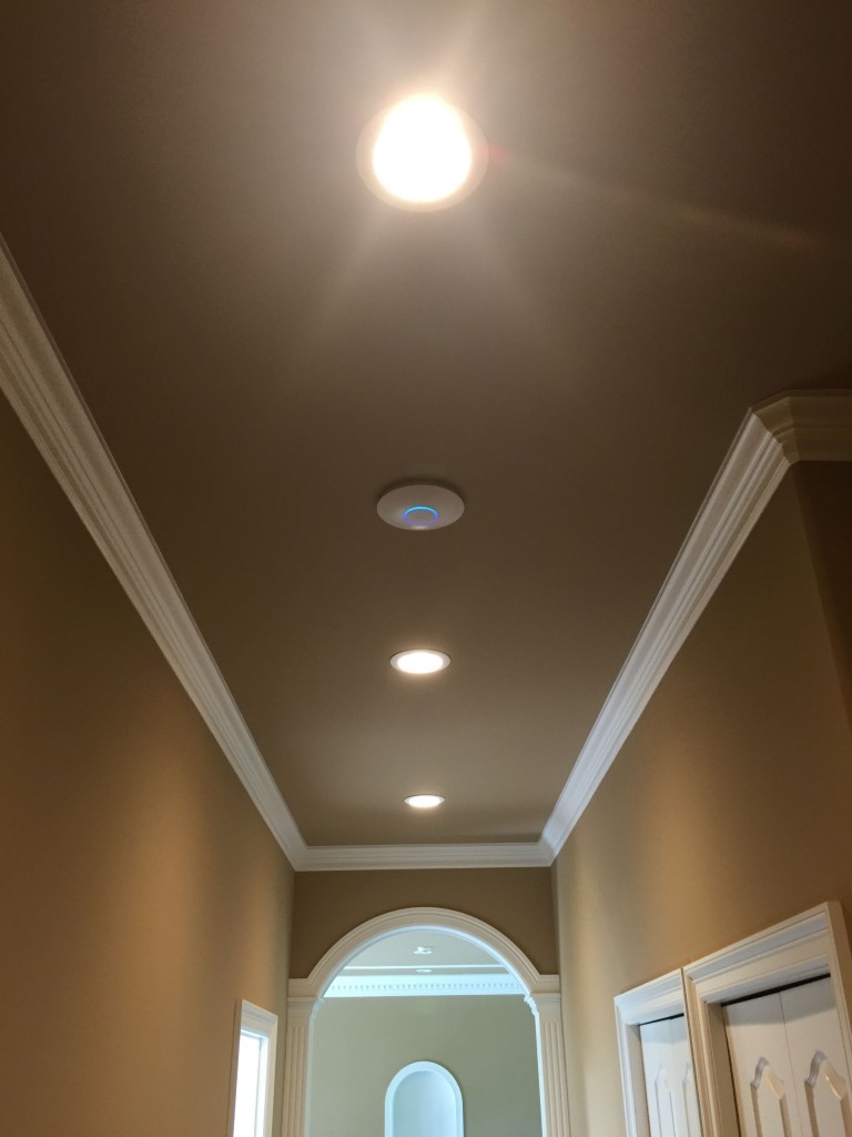 Ubiquiti UAP-PRO mounted to ceiling