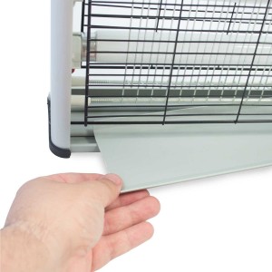 Easy-access tray to remove dead bugs